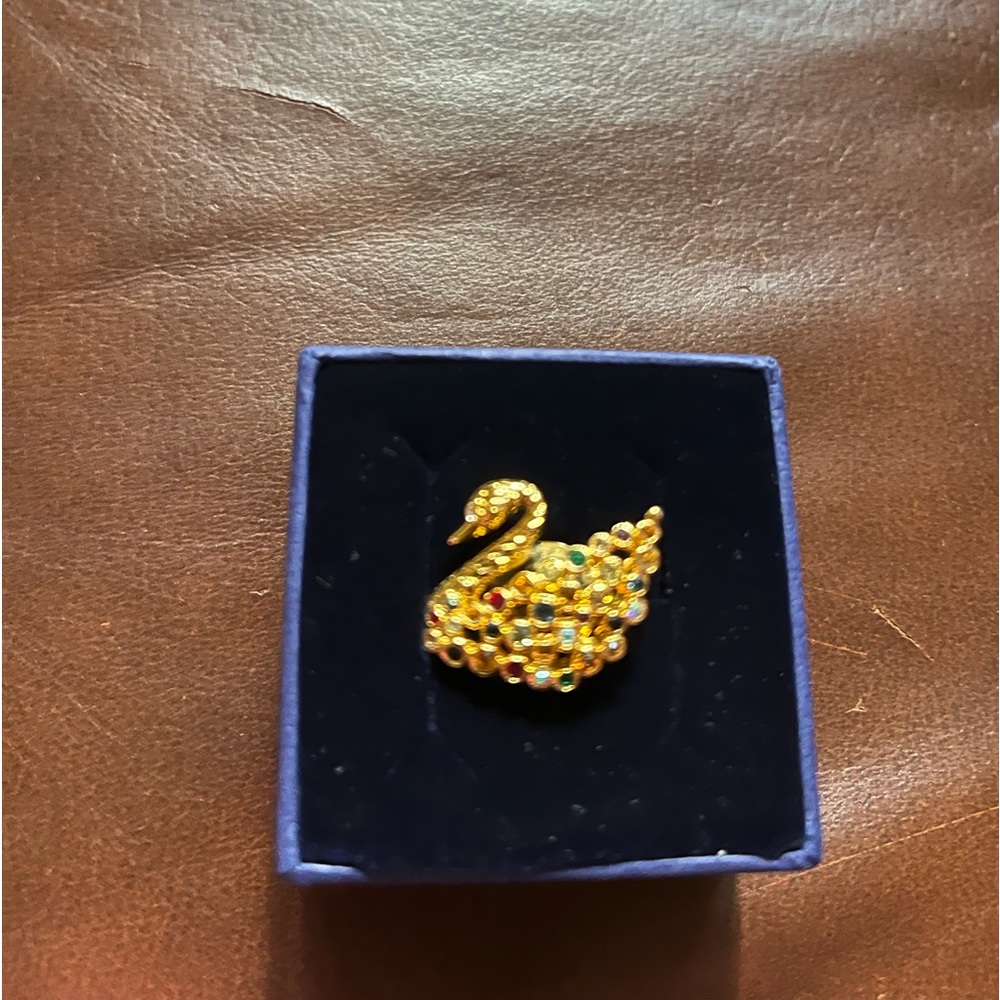 NIB Swarovski Vintage Swan Tac Pin